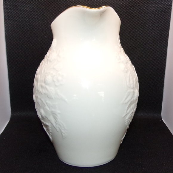 Lenox Pitcher Blackberry Pattern Ivory with Gold Trim - Picture 4 of 8